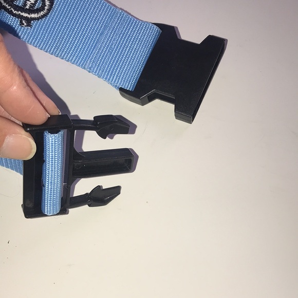 UNC Alumni Travel Luggage Strap - Picture 2 of 6